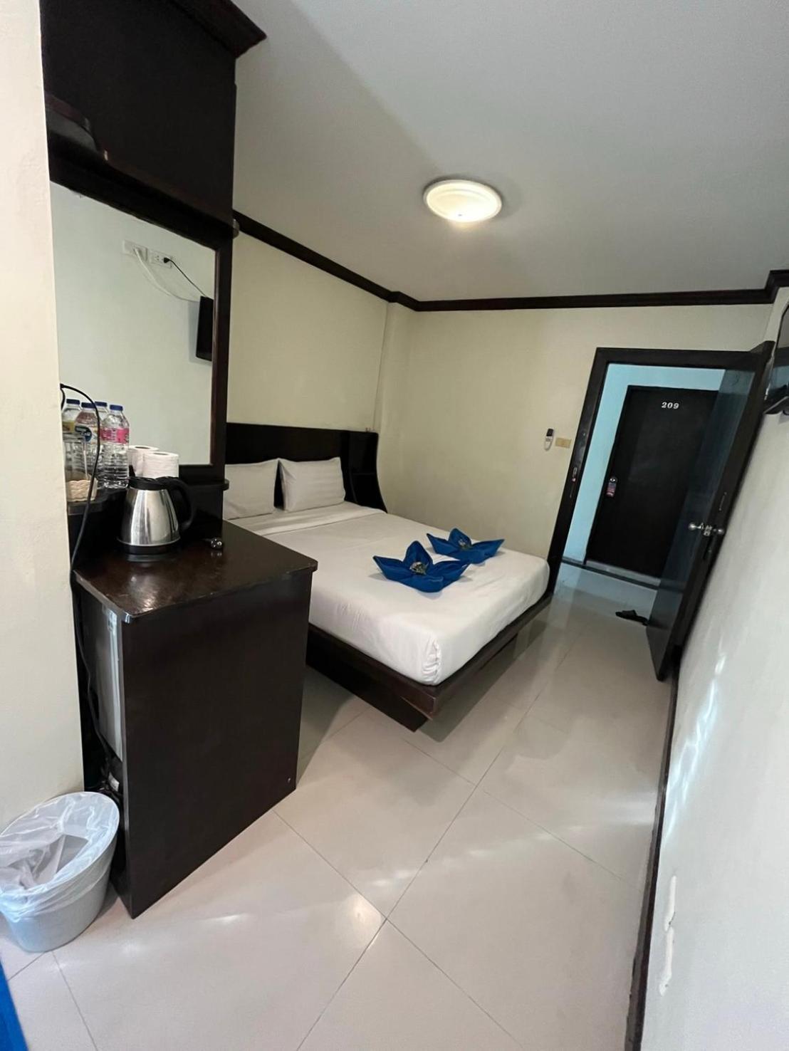 Готель Blueskyhouse Patong Екстер'єр фото